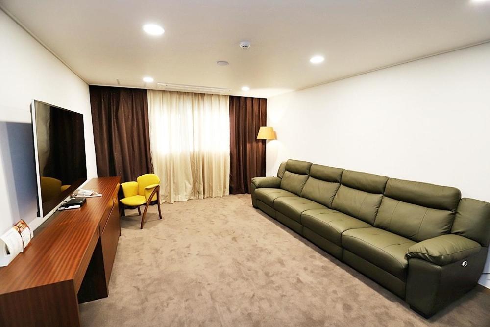 ซี แอนด์ มูน ทัวริสต์ โฮเต็ล Hotel อินชอน ภายนอก รูปภาพ