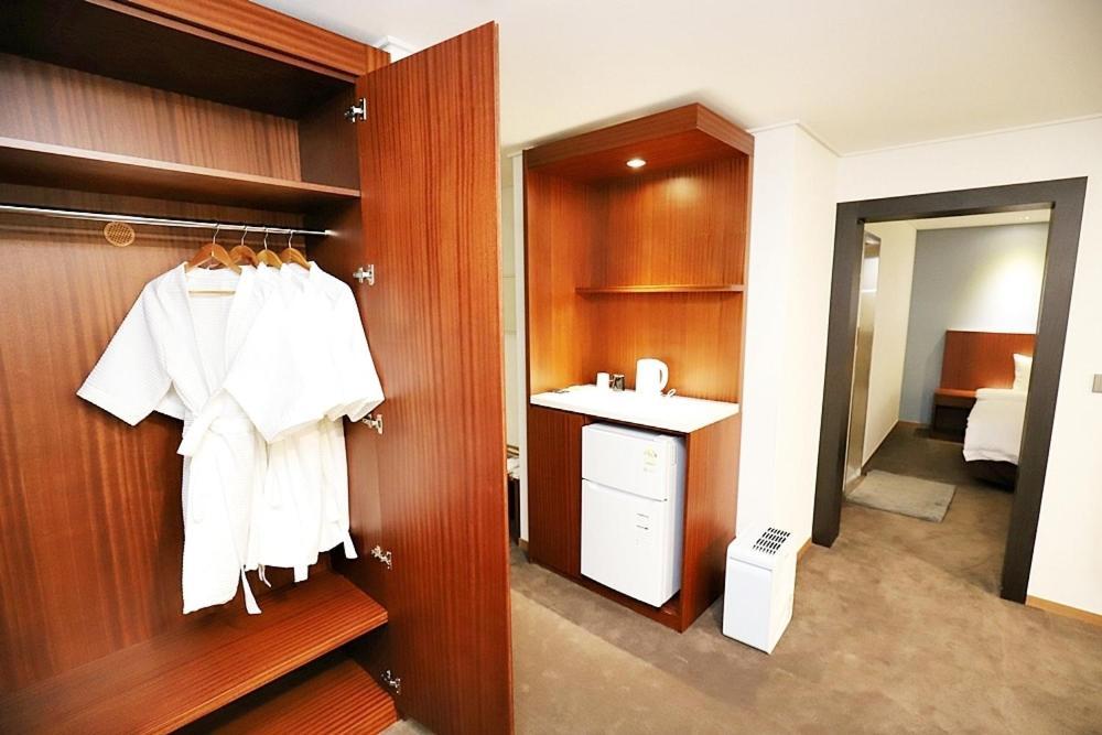 ซี แอนด์ มูน ทัวริสต์ โฮเต็ล Hotel อินชอน ภายนอก รูปภาพ