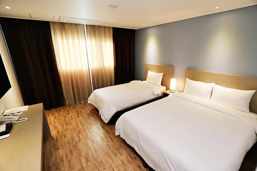 ซี แอนด์ มูน ทัวริสต์ โฮเต็ล Hotel อินชอน ภายนอก รูปภาพ